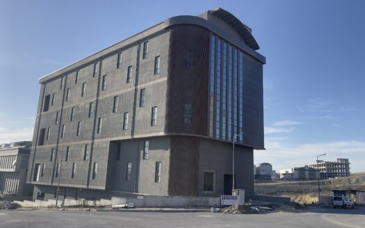 Hadımköy Deliklikaya End. Bölgesi Satılık 8.400m2 Fabrika KDV'li