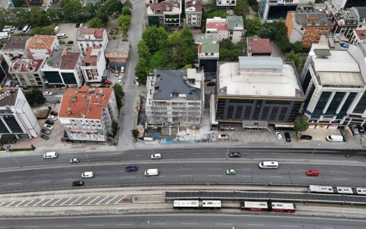 Beylikdüzü E5 Hattı Satılık Plaza 5.250m2 Prestijli Köşe Konum