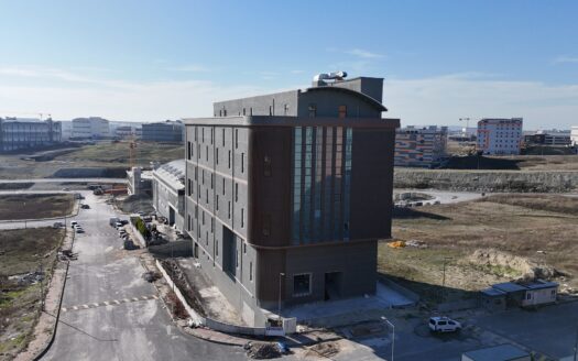 Hadımköy Deliklikaya End. Bölgesi Satılık 8.400m2 Fabrika KDV'li